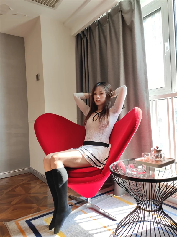 国模绝顶大学学妹妹李博-酒店内重金私拍