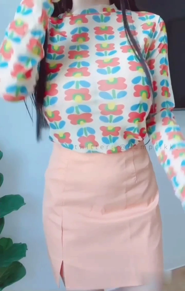 Npxvip-最新-性感条纹上衣 [2P3v464M]