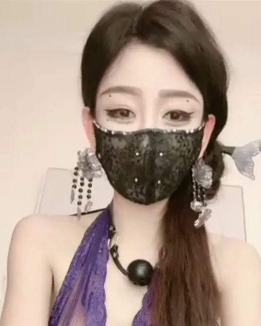 你心里的宝-性感紫色丝袜双管齐下