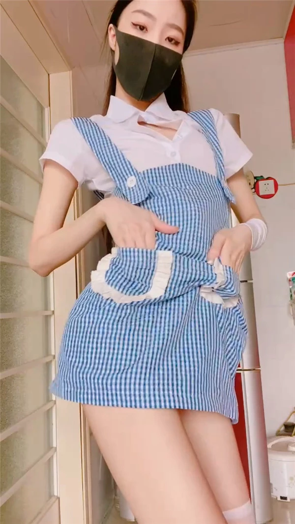 八月未央-衬衫肉色内衣4K修复 [2V950M]