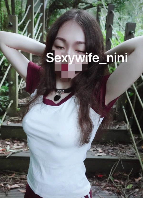 lovenini0525-凤梨田间人来人往商场地铁公园也要精彩刺激