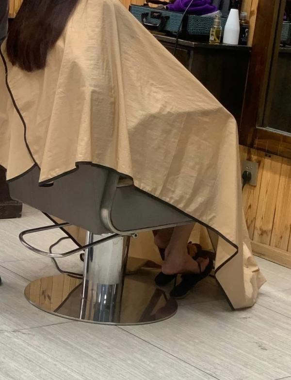 我不是贝林厄姆-边看球边享受人妻