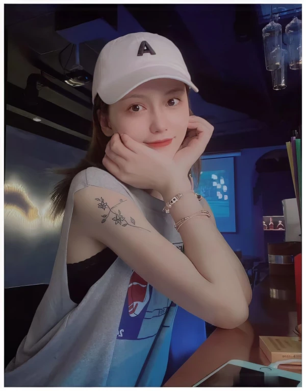 春秋航空乘务长卿沐语-和金主爸爸视图[4P22V2.5G]