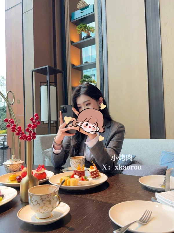 反差女神小烤肉-和金主爸爸视图[40P24V2.3G]