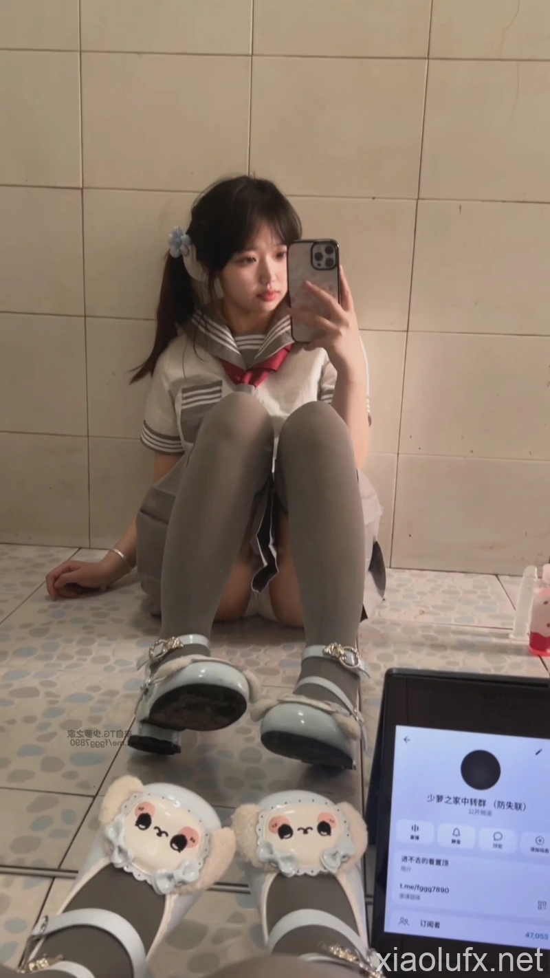 小鱼大王 788私定版双马尾灰丝对镜自慰到喷水[2V 1.22GB]