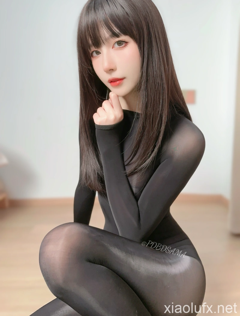 布丁大法 – 2026年04月 连体衣真空[26P3V221MB]