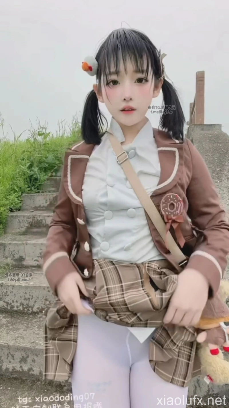 兔宝大人-新 jk白丝山上自慰喷尿[1V,451M]